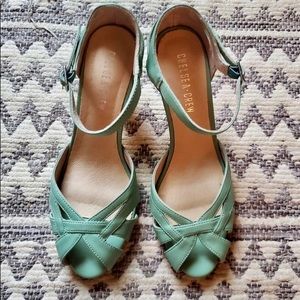 Mint peep-toe pumps